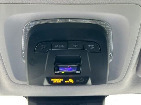 Used 2025 Toyota Corolla LE image 36