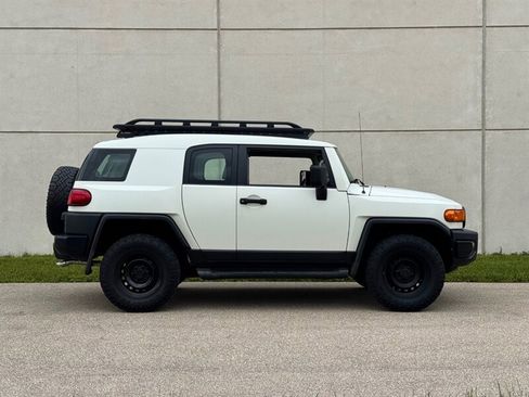 Used 2011 Toyota FJ Cruiser 4WD image 8