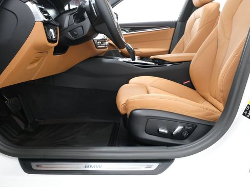 Used 2023 BMW 540i xDrive w/ Premium Package AWD/4WD image 31