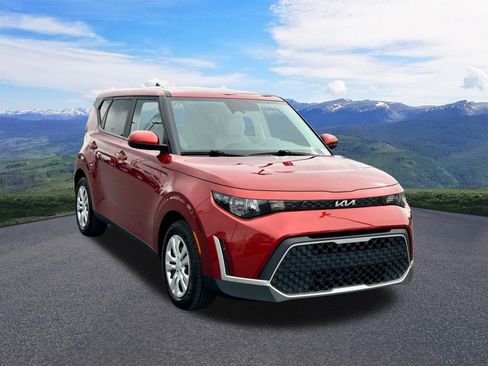 Used 2023 Kia Soul LX image 7