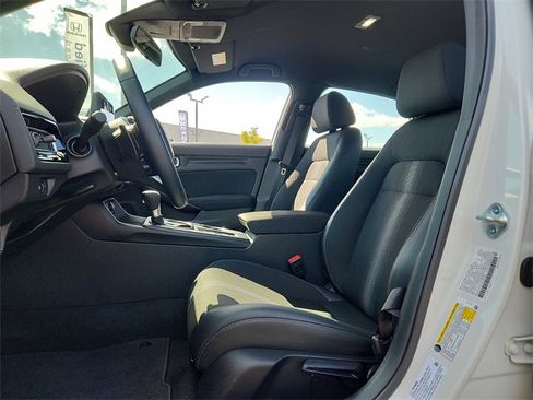 Used 2025 Honda Civic Sport image 13