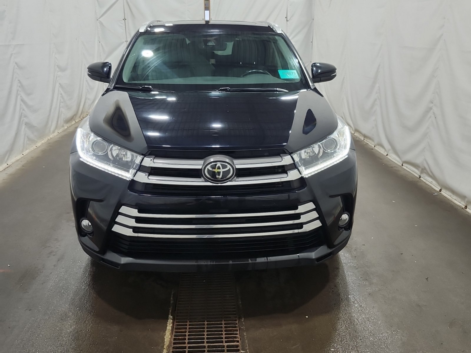 Used 2019 Toyota Highlander XLE AWD/4WD image 8