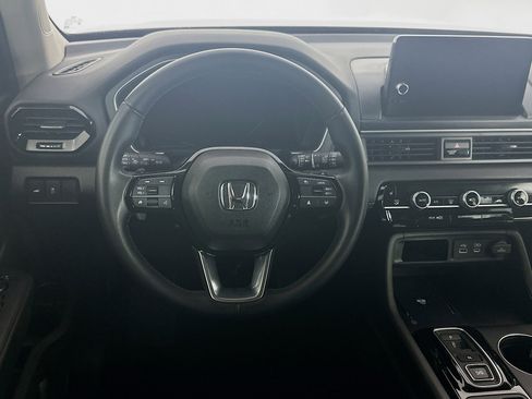 Used 2025 Honda Pilot EX-L image 18