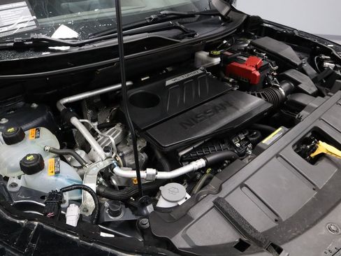 Certified 2023 Nissan Rogue SV image 17