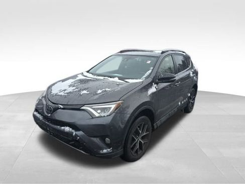 Used 2017 Toyota RAV4 SE image 9