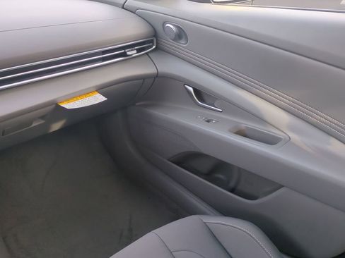 New 2026 Hyundai Elantra SEL Sport image 18