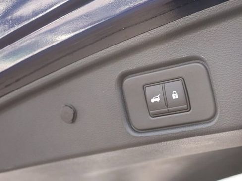 Certified 2025 Nissan Pathfinder SV AWD/4WD image 8