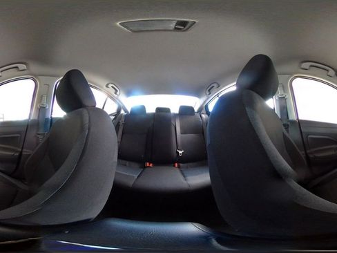 Used 2025 Nissan Versa SV image 37