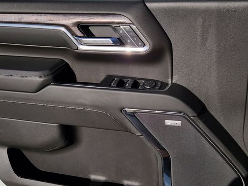 New 2024 Chevrolet Silverado 2500 LTZ w/ LTZ Convenience Package image 17