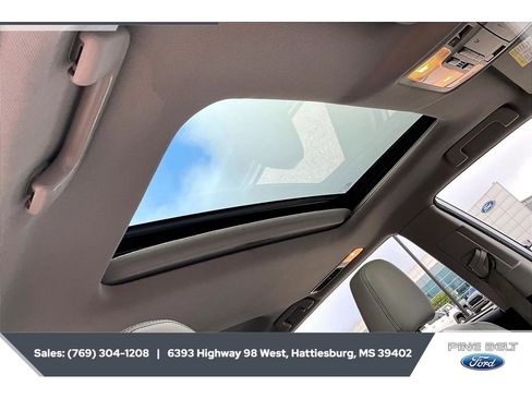 Used 2018 Toyota Highlander XLE FWD image 16