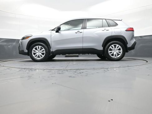 Certified 2024 Toyota Corolla Cross L image 32