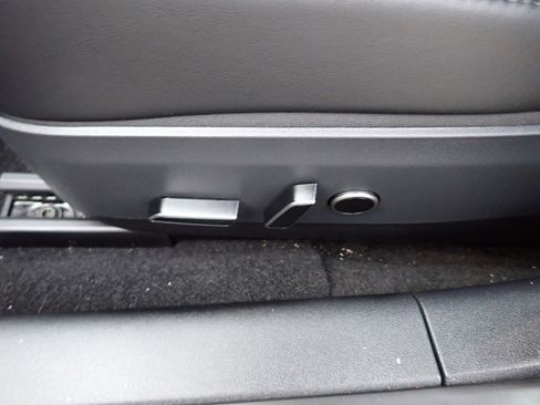 Used 2023 Tesla Model 3 Standard Range image 22