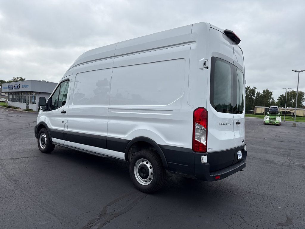 Used 2023 Ford Transit 250 148 High Roof RWD image 2
