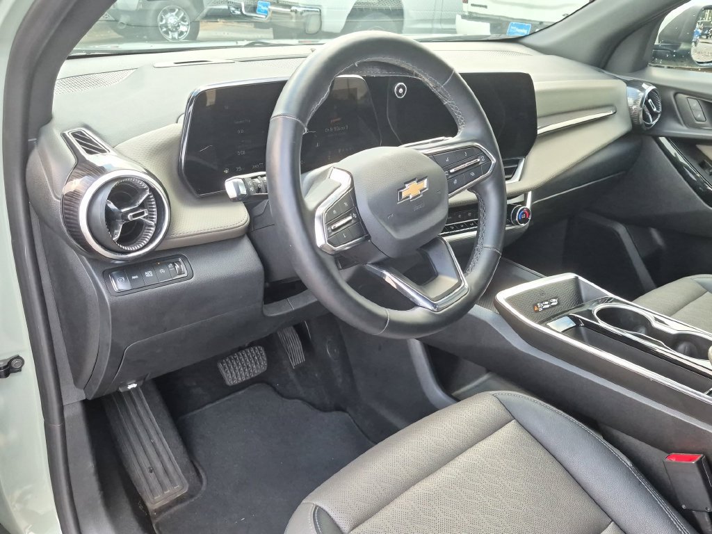 Used 2025 Chevrolet Equinox LT w/ Convenience Package II AWD/4WD image 35