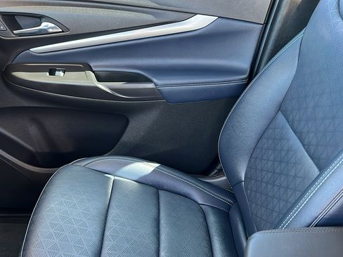 Certified 2023 Chevrolet Bolt EUV LT w/ Convenience Package image 19