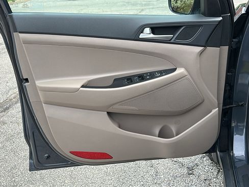 Used 2019 Hyundai Tucson SE image 13