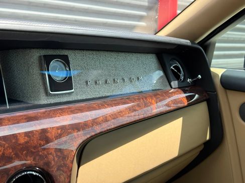 Used 2020 Rolls-Royce Phantom Extended Wheelbase RWD image 36