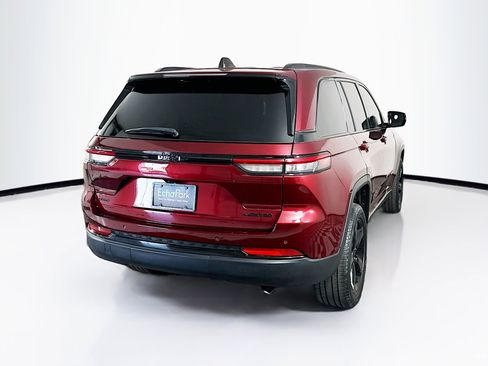 Used 2023 Jeep Grand Cherokee Limited w/ Black Appearance Package image 9