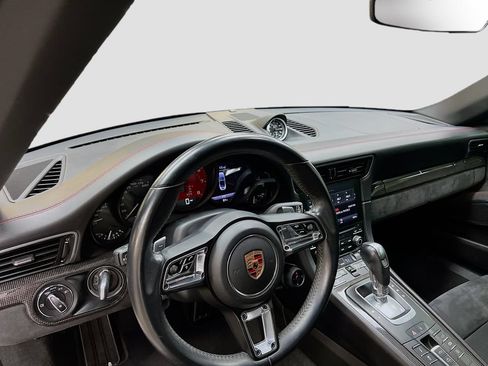 Certified 2017 Porsche 911 Carrera GTS RWD image 4