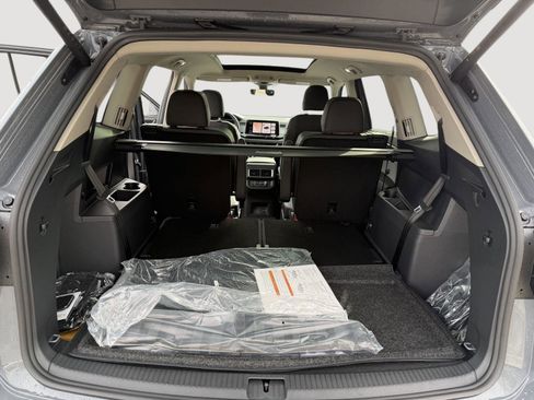 New 2026 Volkswagen Atlas Peak Edition image 11
