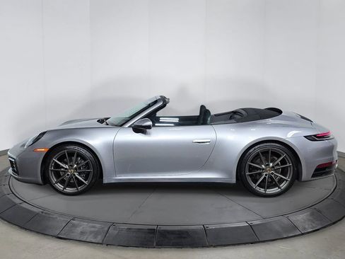 Used 2021 Porsche 911 Carrera RWD image 2