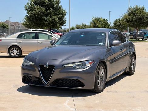 Used 2020 Alfa Romeo Giulia RWD image 3