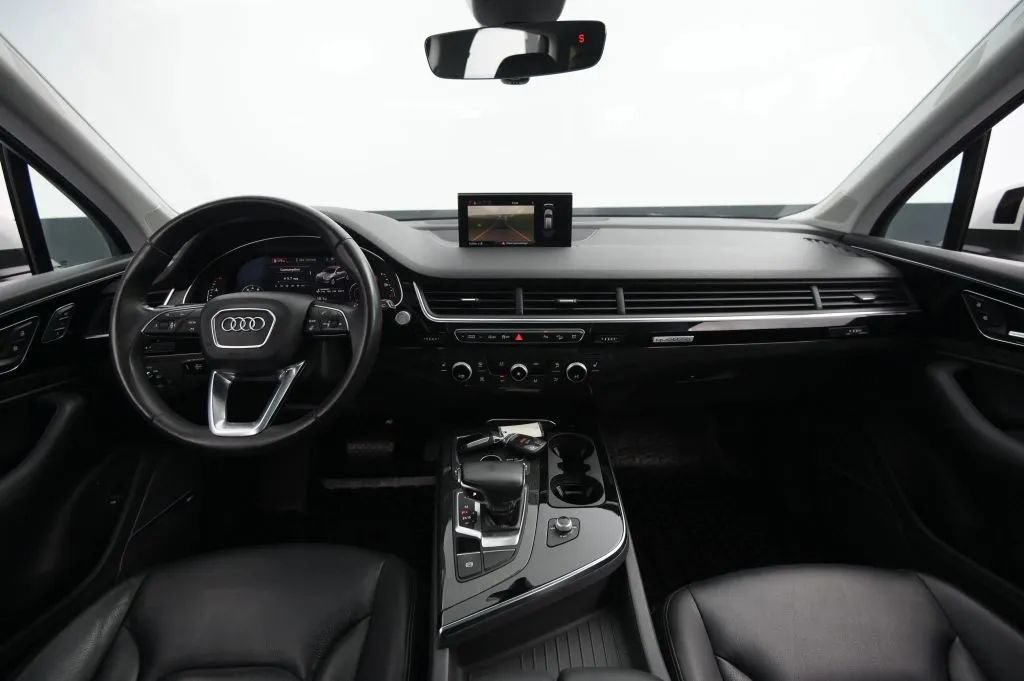 Used 2018 Audi Q7 3.0T Premium Plus w/ Premium Plus Package AWD/4WD image 32