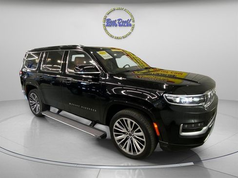 Used 2022 Jeep Grand Wagoneer Series III w/ Flexible Seating Group image 8