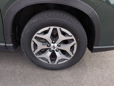 Used 2024 Subaru Forester Premium image 9