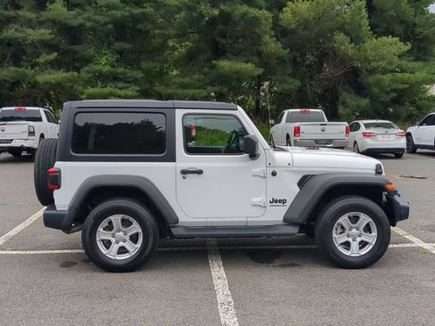 Used 2022 Jeep Wrangler Sport AWD/4WD image 4