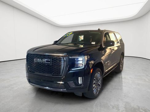 Used 2023 GMC Yukon Denali Ultimate AWD/4WD image 3