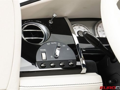 Used 2018 Rolls-Royce Dawn image 25