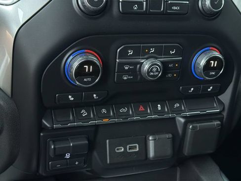 Used 2020 Chevrolet Silverado 1500 RST AWD/4WD image 14