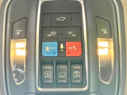 Used 2024 Jeep Grand Cherokee Limited image 25