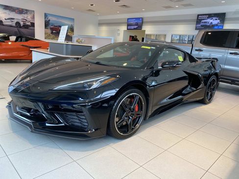 Used 2024 Chevrolet Corvette Stingray Premium Cpe w/ Z51 Performance Package image 1