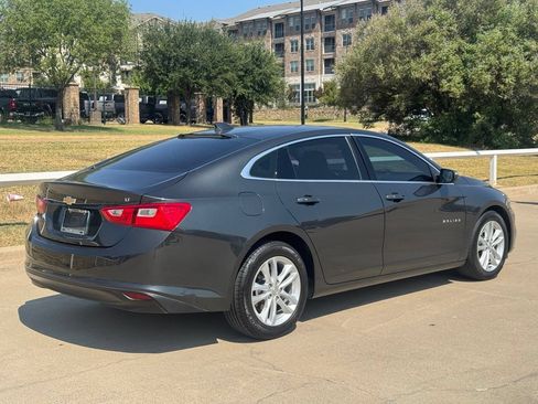 Used 2017 Chevrolet Malibu LT FWD image 4