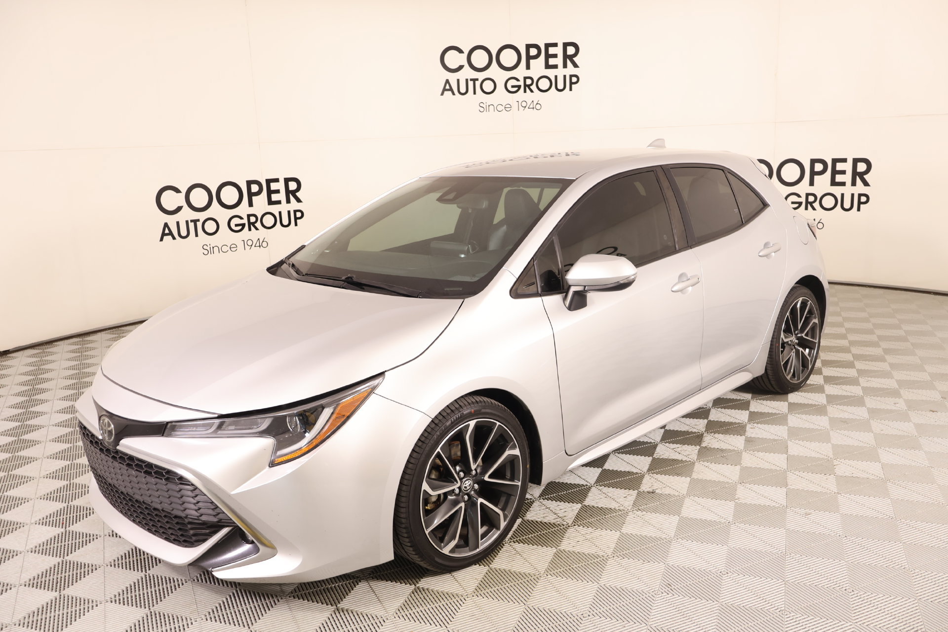 Used 2019 Toyota Corolla XSE FWD image 11