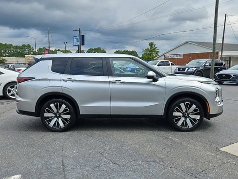 Used 2025 Mitsubishi Outlander SE AWD/4WD image 8