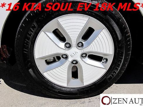 Used 2016 Kia Soul EV FWD image 43