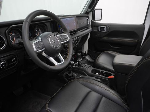 Used 2024 Jeep Wrangler Sahara w/ Technology Group image 17