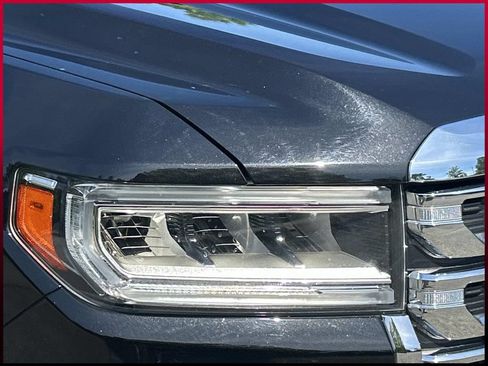 Used 2022 GMC Acadia SLE w/ Driver Convenience Package FWD image 10