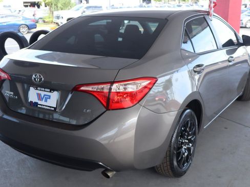 Used 2018 Toyota Corolla LE FWD image 5