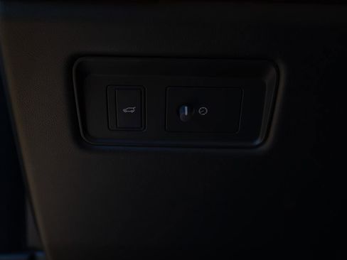 Used 2022 Land Rover Range Rover Westminster Edition image 17
