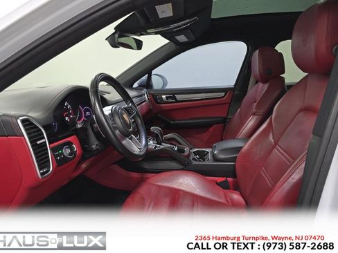 Used 2022 Porsche Cayenne Platinum Edition AWD/4WD image 4