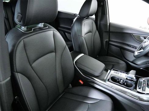 Used 2025 Audi Q7 2.0T Premium Plus image 12