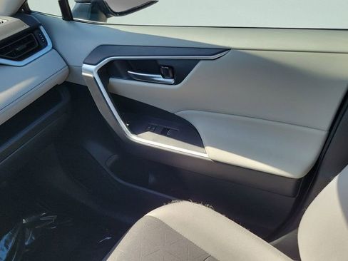Certified 2025 Toyota RAV4 XLE w/ Convenience Package FWD image 13