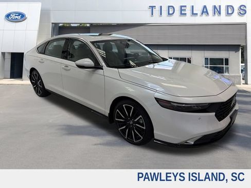 Used 2025 Honda Accord Touring image 1