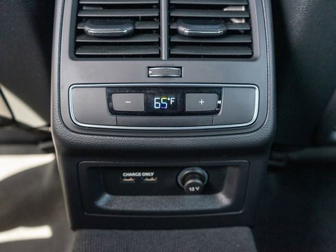 Used 2022 Audi A4 2.0T Premium Plus w/ Premium Plus Package AWD/4WD image 31