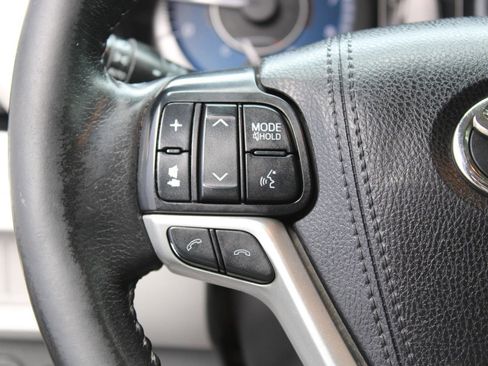 Used 2020 Toyota Sienna XLE w/ XLE Navigation Package image 25