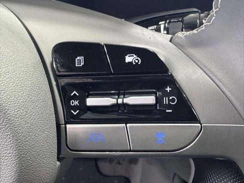 Certified 2025 Hyundai Elantra SEL w/ Cargo Package image 20